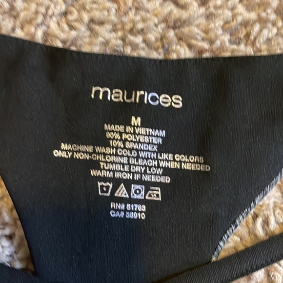 Adorable gray and black sports bra - Picture 3 of 3